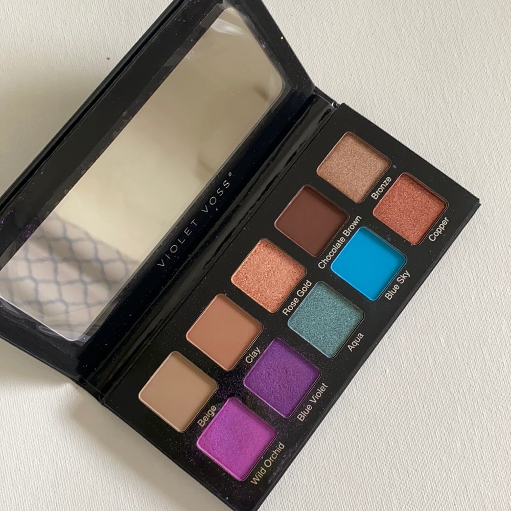 Violet Voss Essentials pro palette 2